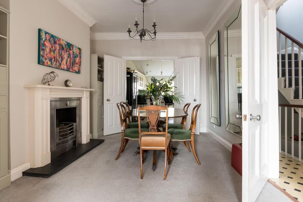 Four Bedroom Townhouse In Famous Suffolks Area Cheltenham Eksteriør bilde