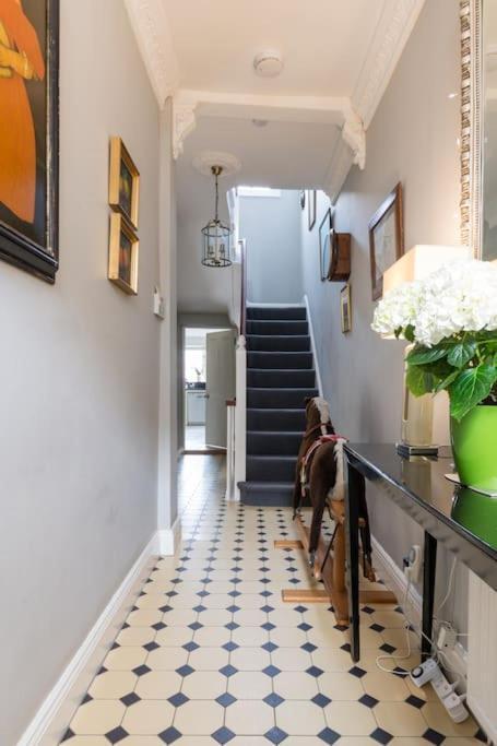 Four Bedroom Townhouse In Famous Suffolks Area Cheltenham Eksteriør bilde