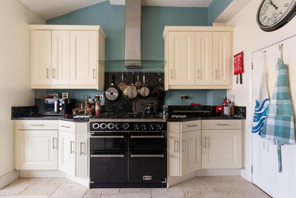 Four Bedroom Townhouse In Famous Suffolks Area Cheltenham Eksteriør bilde