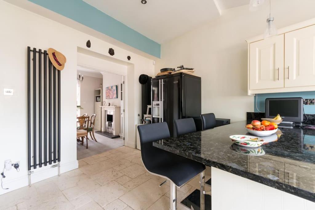 Four Bedroom Townhouse In Famous Suffolks Area Cheltenham Eksteriør bilde